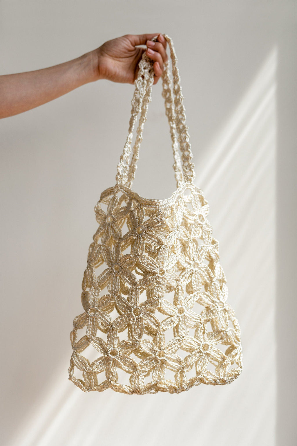 Flower Crochet Raffia Tote Bag in Seashell, Summer Tote Bag, Straw Mesh Bag, Handcrafted Tote, Crochet Handbag — Jasmine Raffia Tote