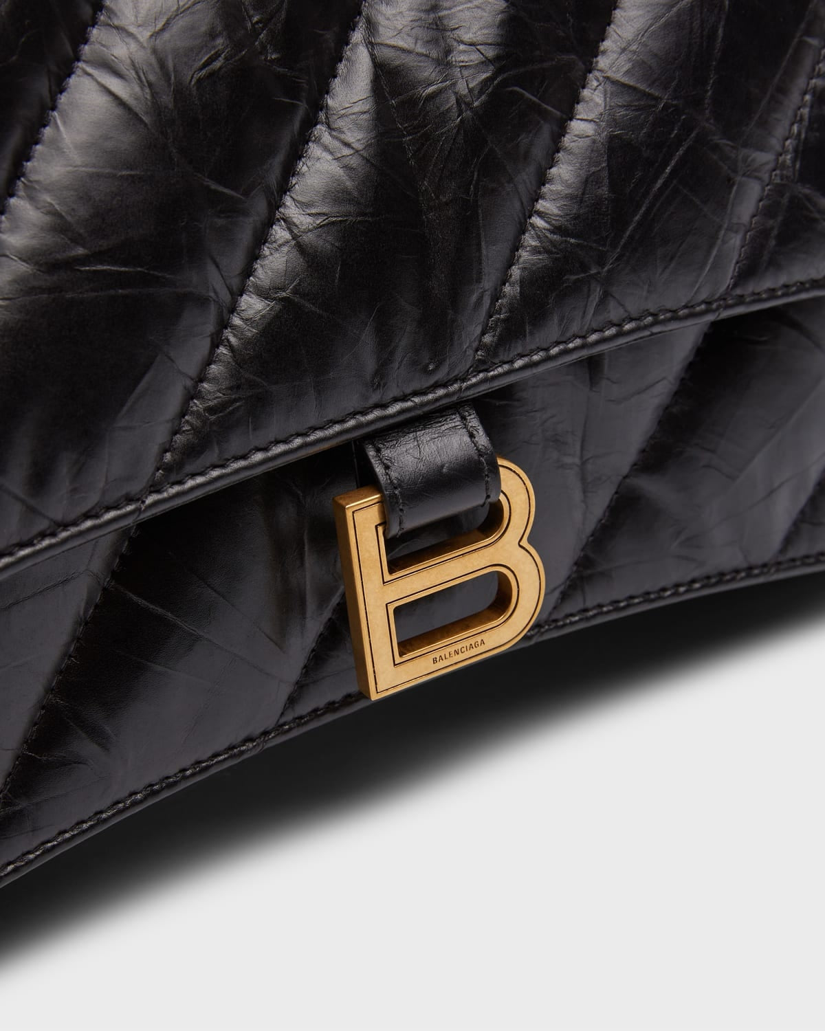 BALENCIAGA Crush Medium Chain Bag Quilted 12,2 x 7,8 x 2,7 in