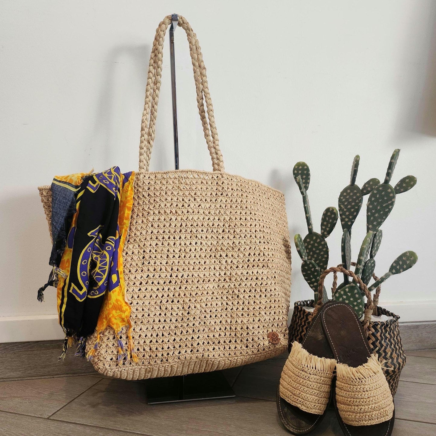 Handmade natural raffia tote bag – Lightweight raffia bag for women – Beach bag, travel bag, vacation bag, summer bag – Handicrafts from Madagascar