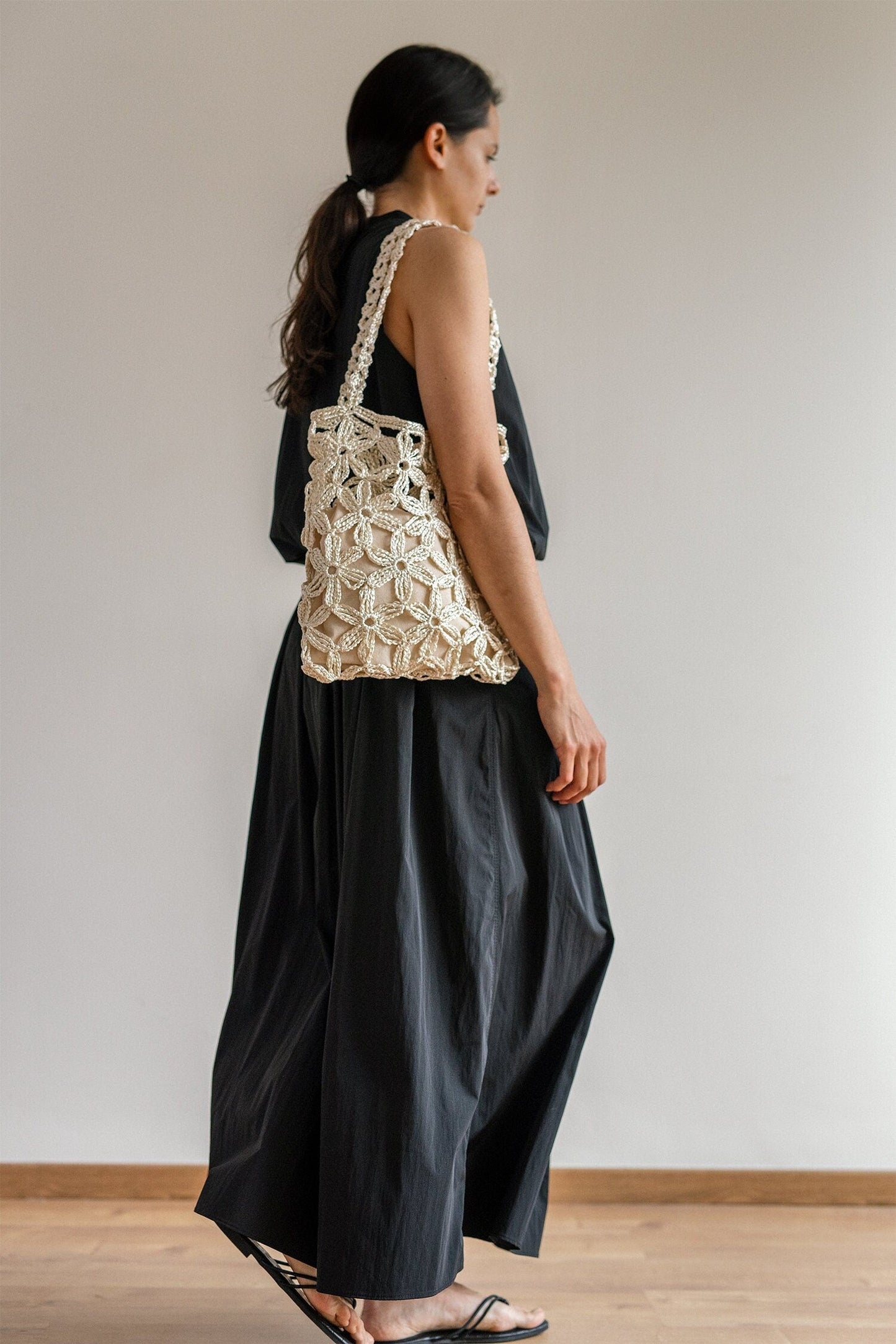 Flower Crochet Raffia Tote Bag in Seashell, Summer Tote Bag, Straw Mesh Bag, Handcrafted Tote, Crochet Handbag — Jasmine Raffia Tote