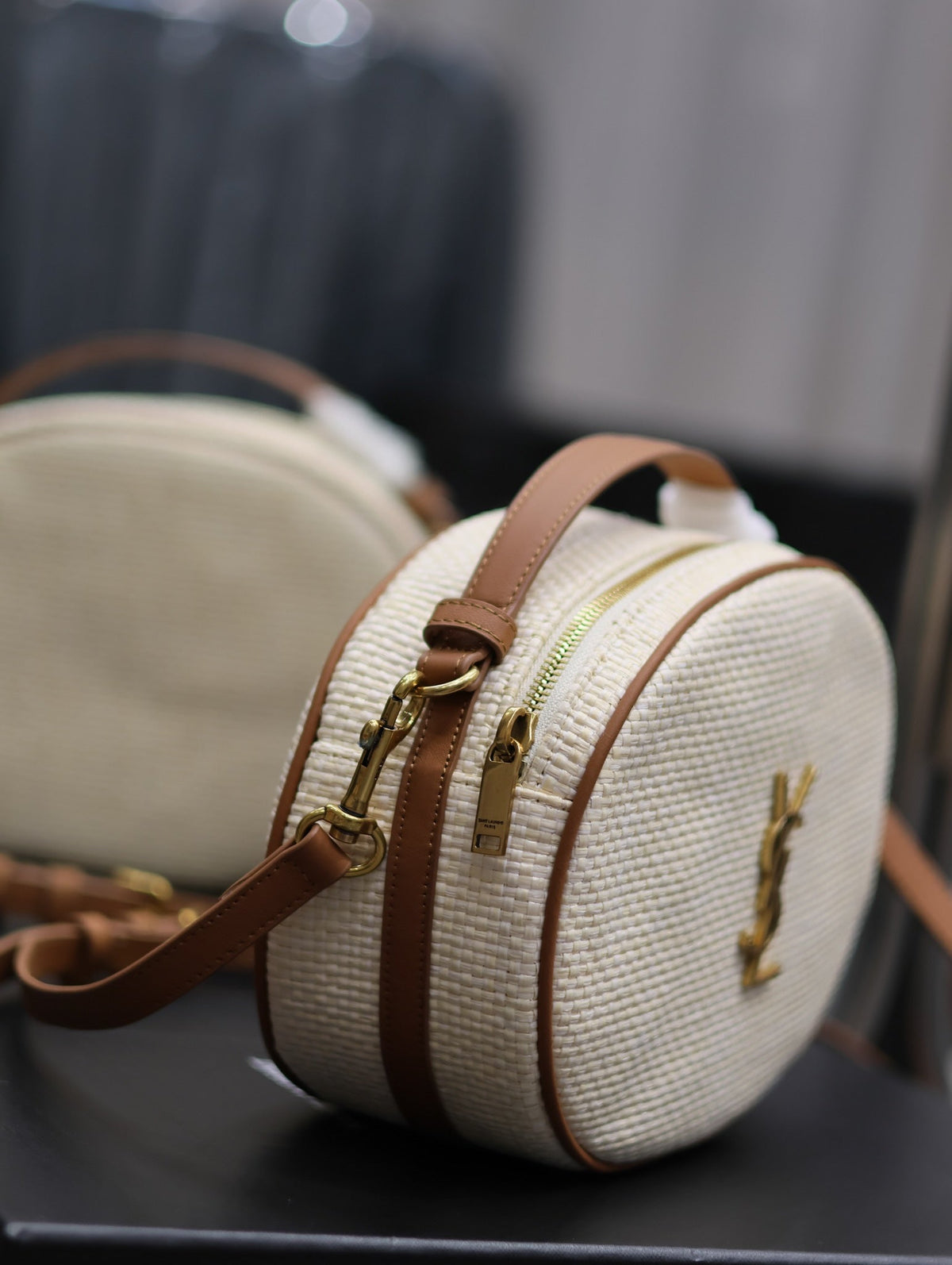 YSL Leather-trimmed raffia shoulder bag - 22×16.5×6cm