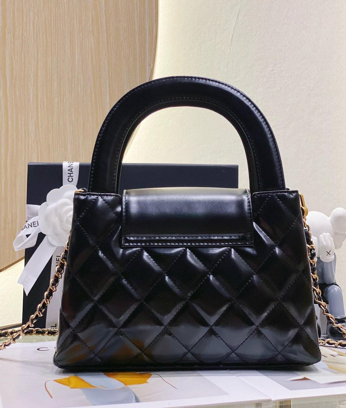 CC Mini Shopping Bag Shiny Aged Calfskin & Gold-Tone Metal Black 13 x 19 x 7 cm