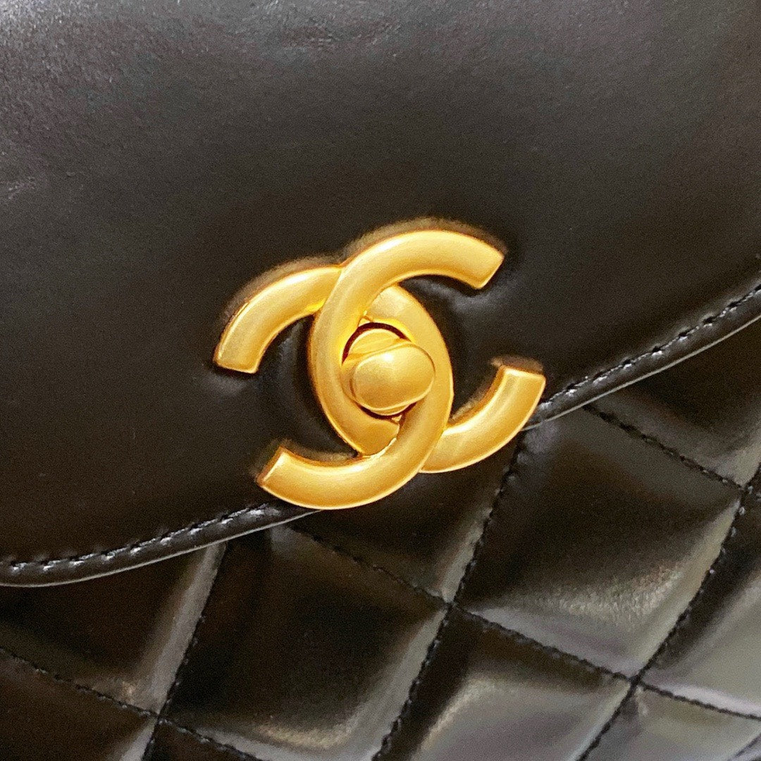 CC Mini Shopping Bag Shiny Aged Calfskin & Gold-Tone Metal Black 13 x 19 x 7 cm
